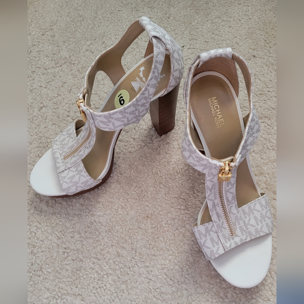 Michael Kors Berkley Sandal size 9M